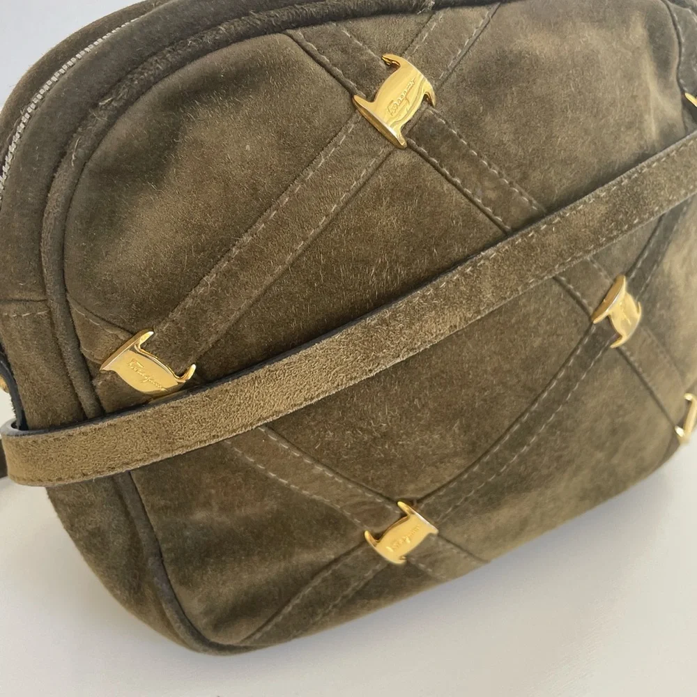 Auth VTG FERRAGAMO Green Suede Crossbody Bag - Picture 2 of 11